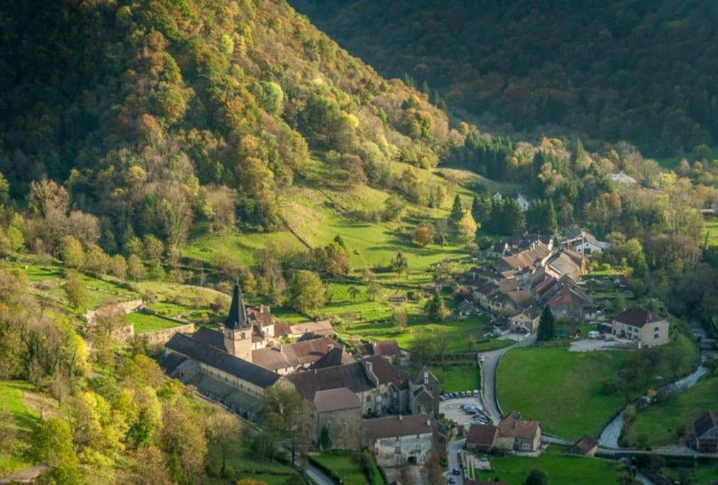 فيلا Gite Jura Mina Chalet Au Milieu De La Nature Ney المظهر الخارجي الصورة